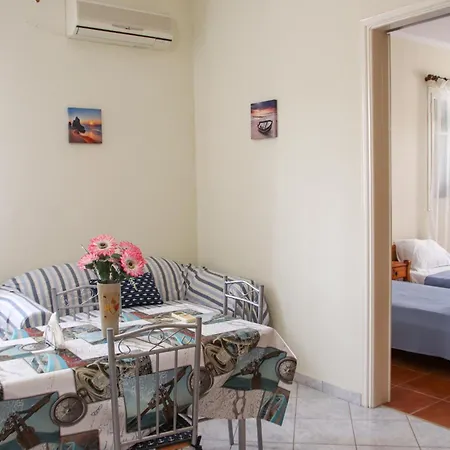 Ellis Holiday home